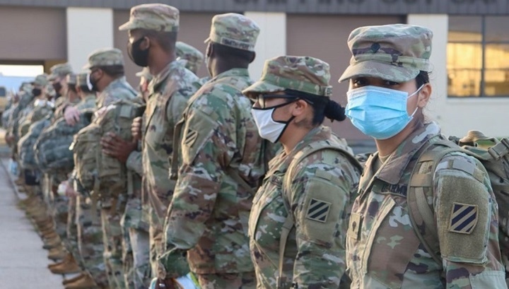 Bộ Quốc phòng Mỹ chuẩn bị 10.000 binh sĩ hỗ trợ tiêm chủng Covid-19